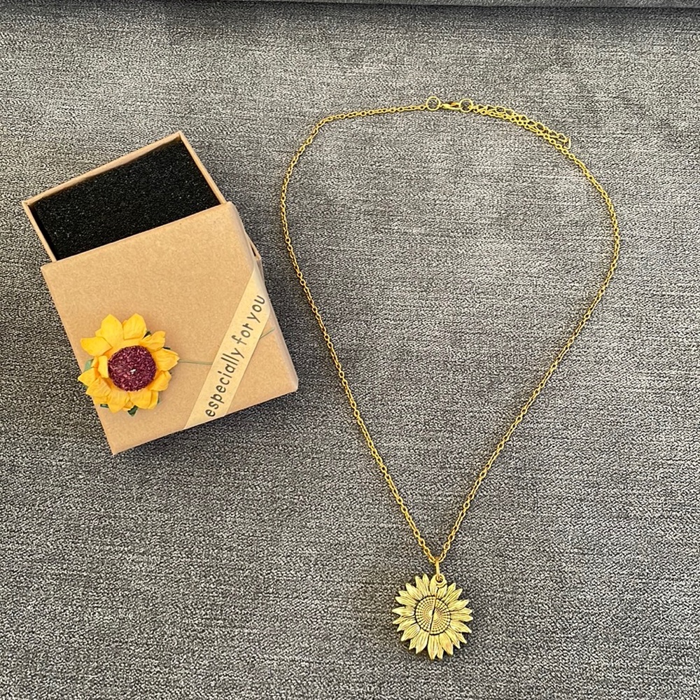 Necklace Sunflower 🌻- “you are my sunshine”